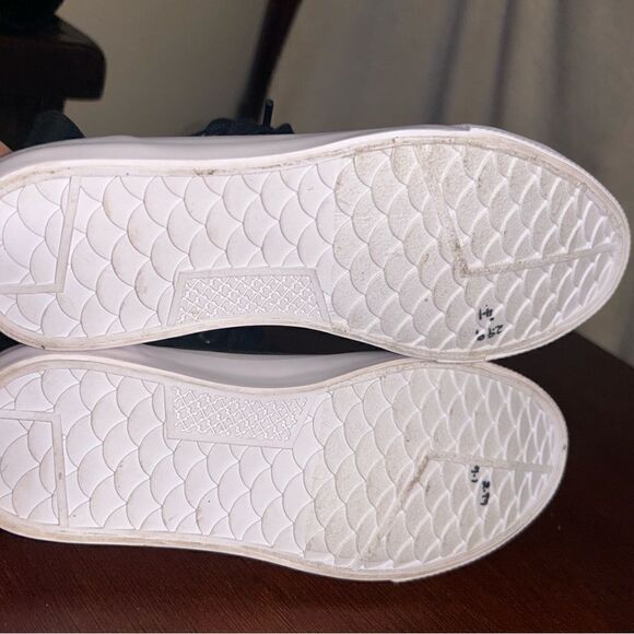 Torrid high top studded toe sneakers size 6 - Picture 3 of 8